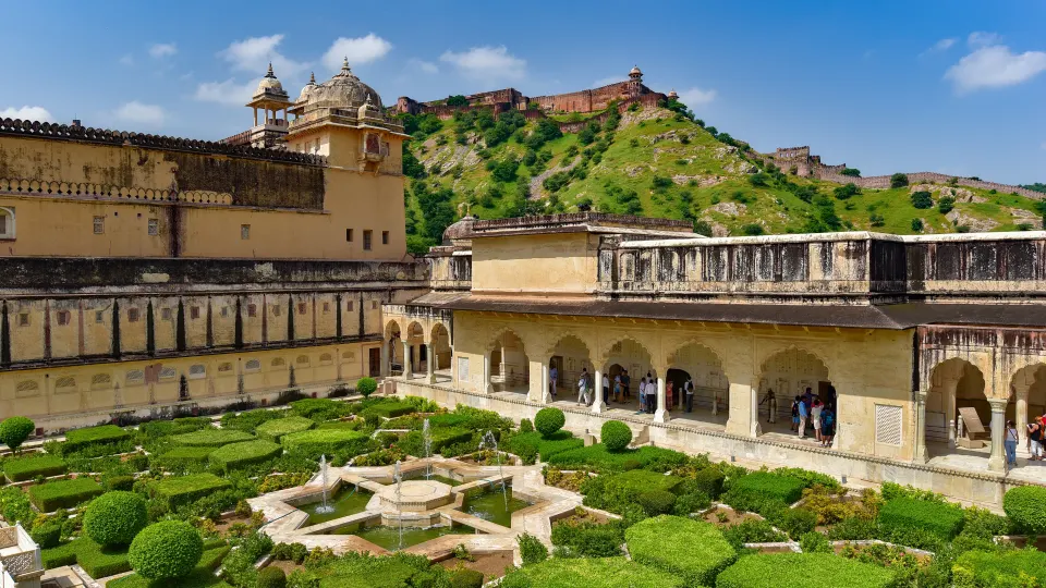 Saheliyon Ki Bari garden with fountains in Udaipur
