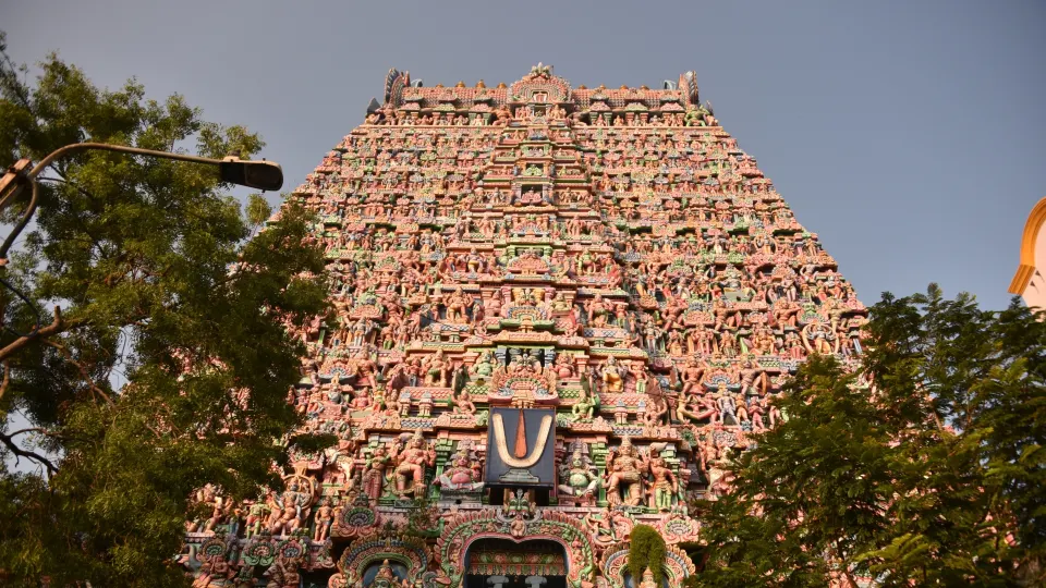 rajagopuram of srirangam ranganathaswamy temple front view
